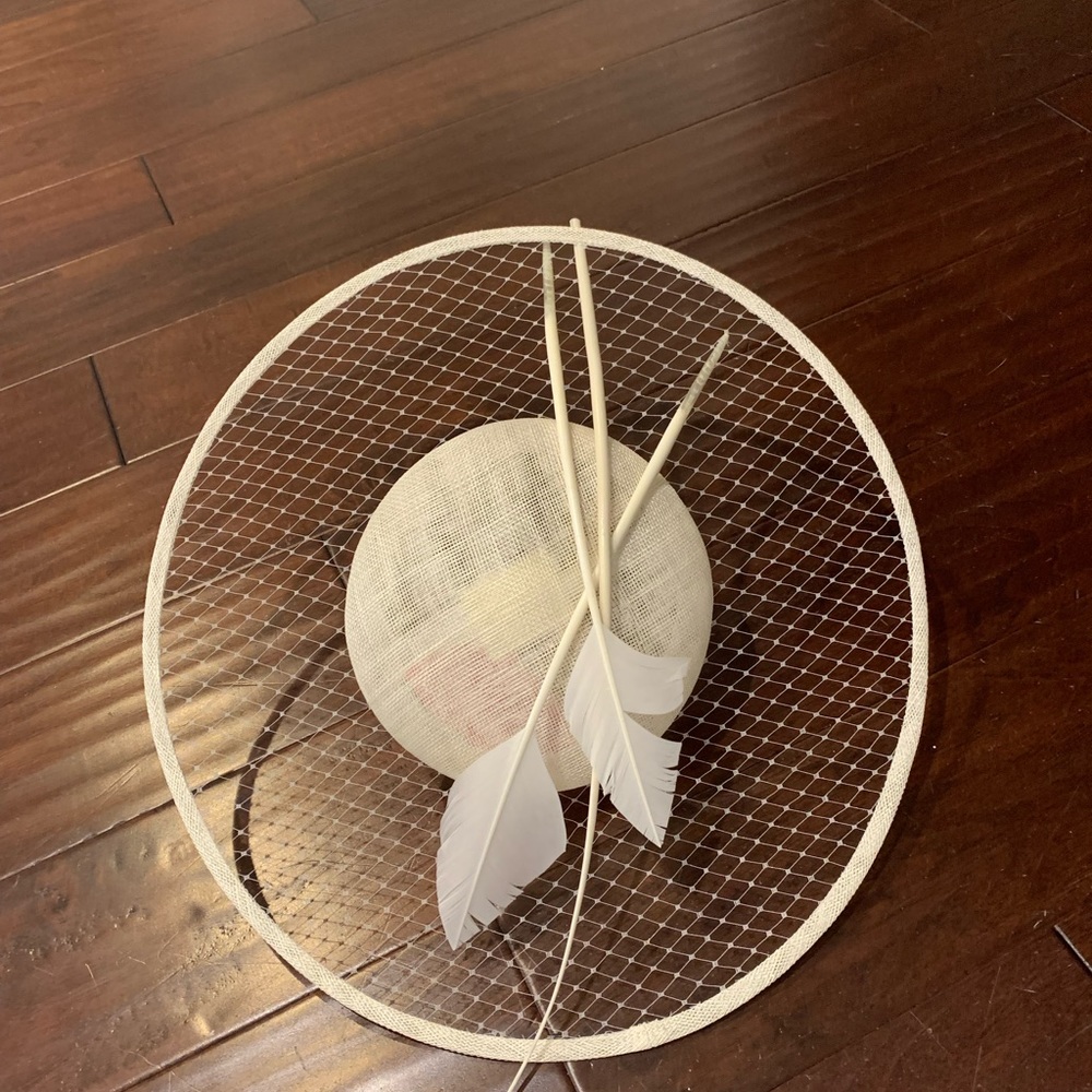 NWT fascinator